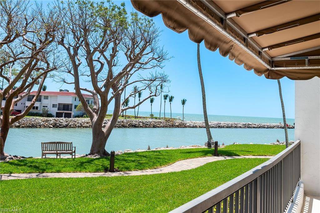 Naples, FL 34103,2310 Gulf Shore BLVD N #112