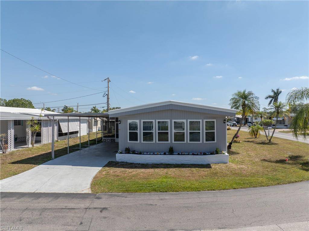 North Fort Myers, FL 33917,201 Carriage LN
