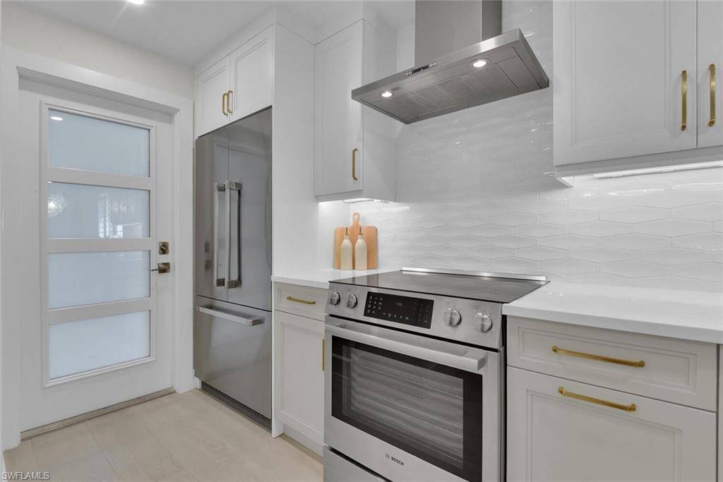 Naples, FL 34102,1300 Gulf Shore BLVD N #109