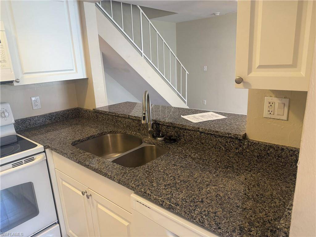 Fort Myers, FL 33907,3265 Prince Edward Island CIR #2