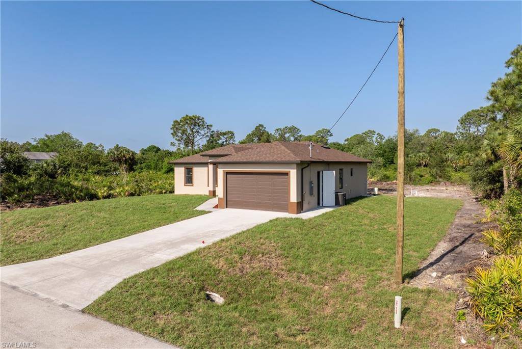 Lehigh Acres, FL 33936,1113 Michael AVE