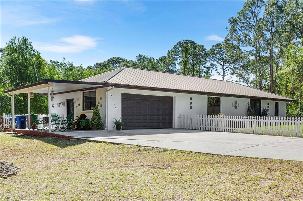 Alva, FL 33920,2104 Wellington AVE