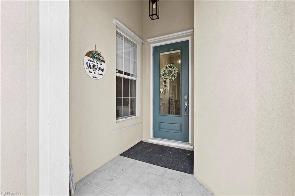 Naples, FL 34120,2282 Heydon CIR W