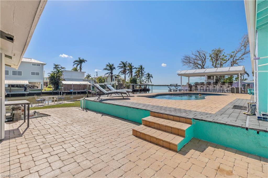 Matlacha, FL 33993,4673 Pine Island RD NW