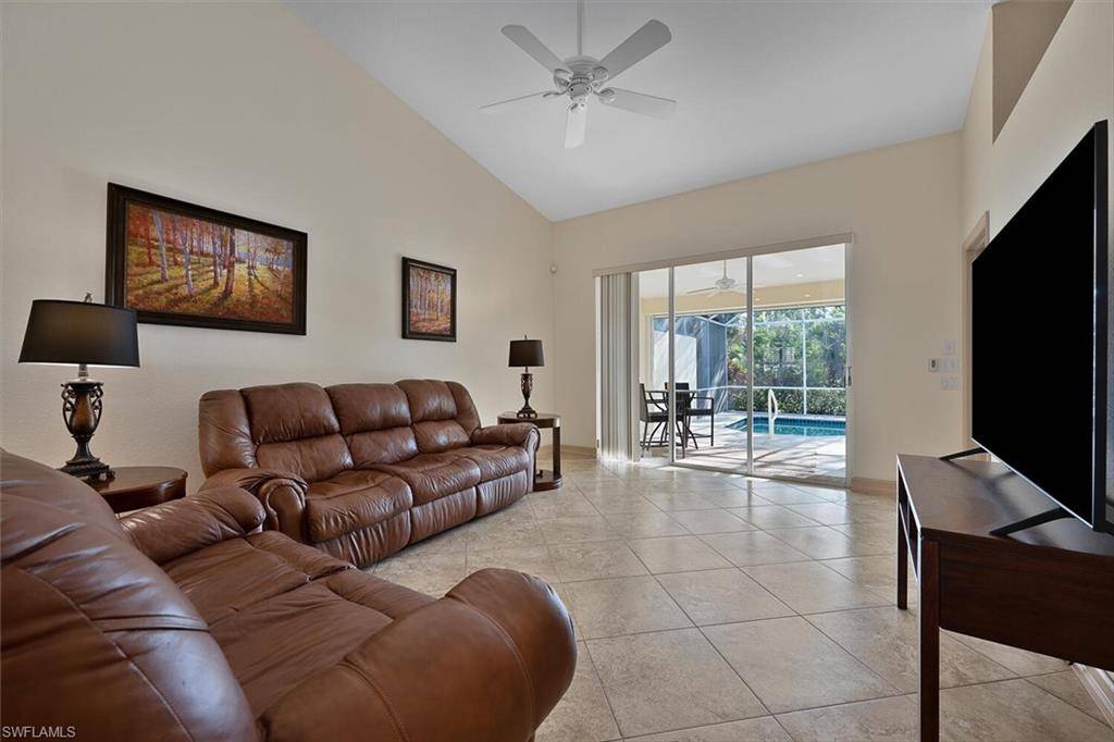 Naples, FL 34112,5782 Greenwood CIR #66