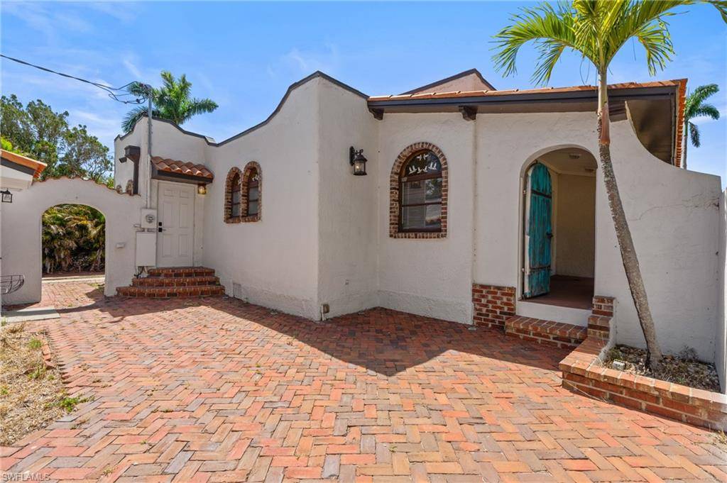 Fort Myers, FL 33901,1725 Coronado RD