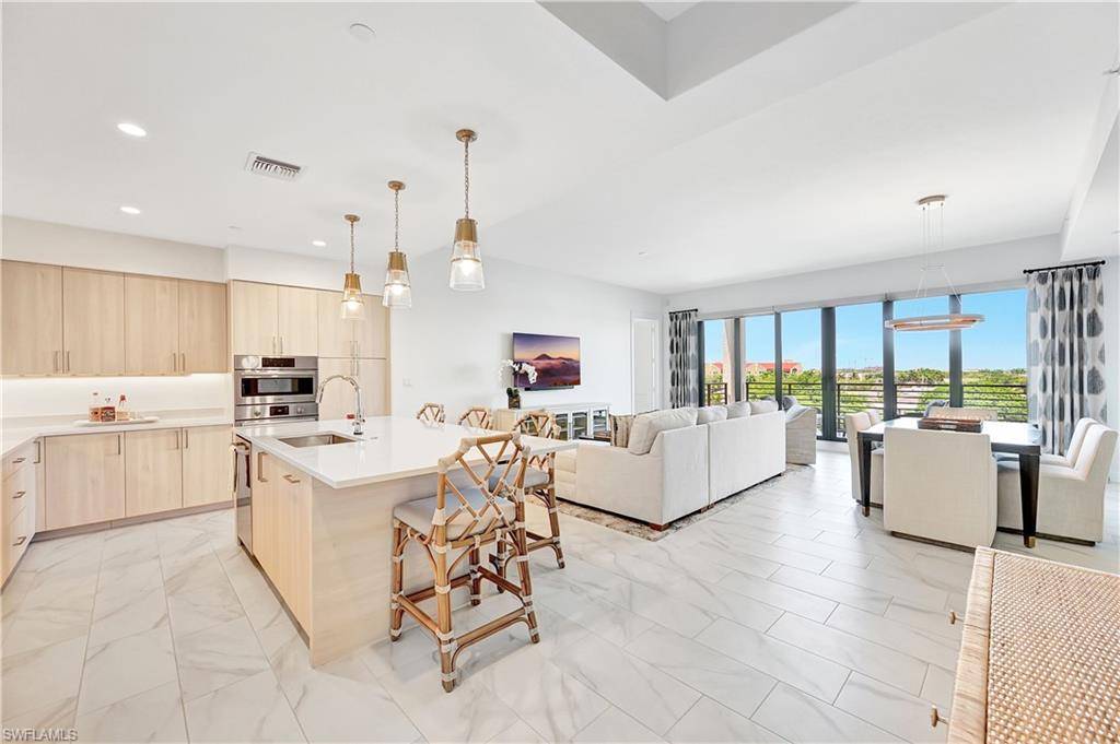 Naples, FL 34102,1115 Central AVE #547