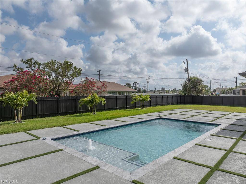 Cape Coral, FL 33991,833 SW 16th TER