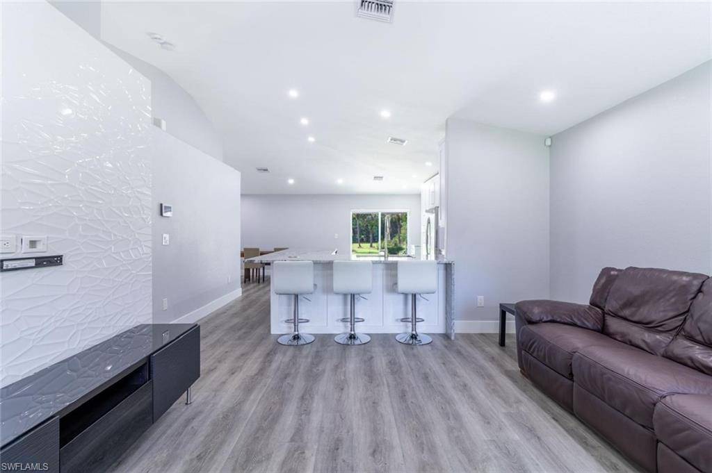 Naples, FL 34117,2035 Desoto BLVD S