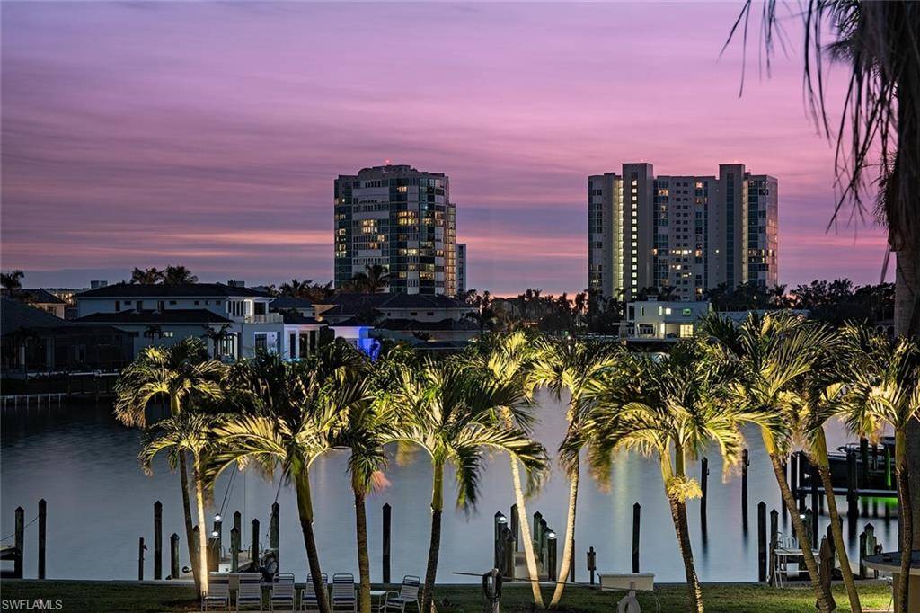 Naples, FL 34103,400 Park Shore DR #203