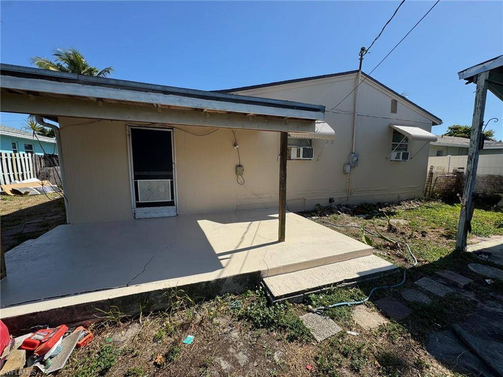Naples, FL 34113,5317 Dixie DR