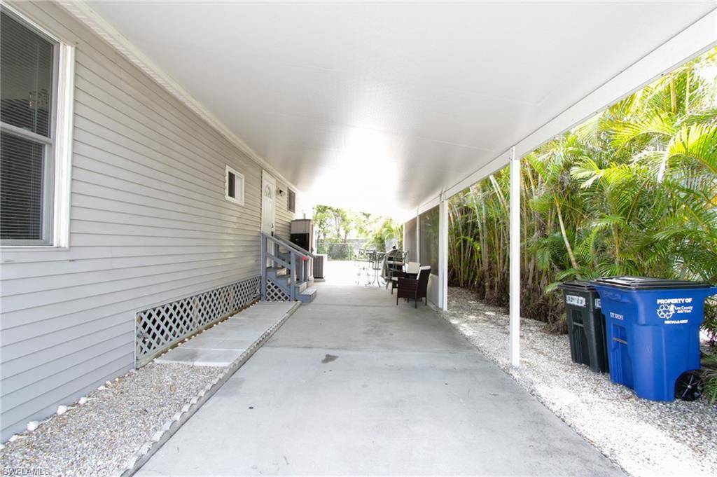 Fort Myers, FL 33908,16061 Siesta DR