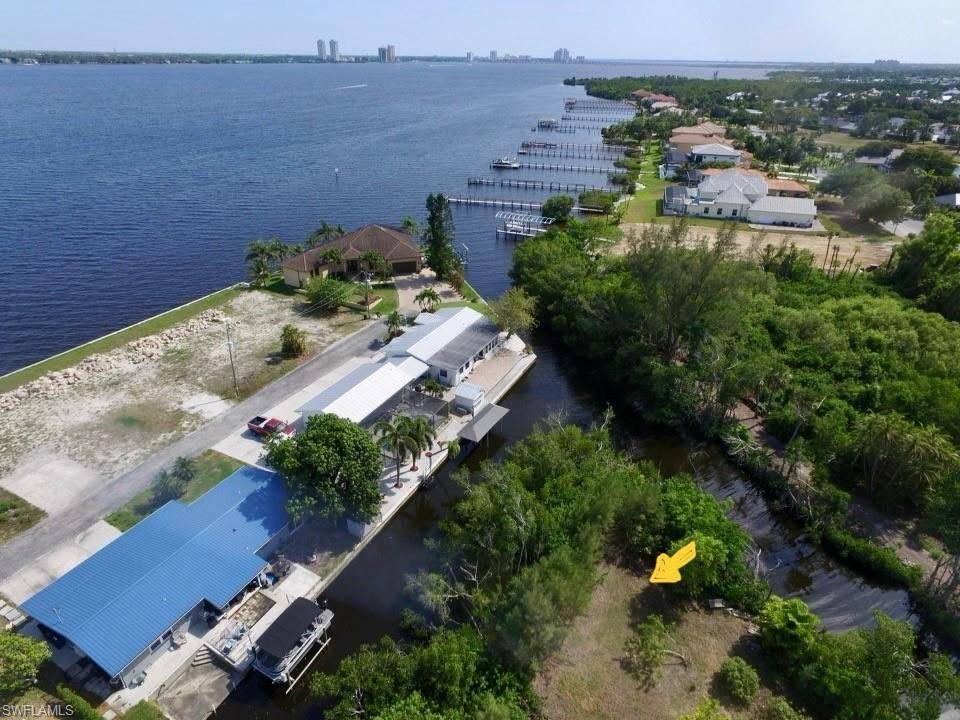 North Fort Myers, FL 33917,7178 Coon RD