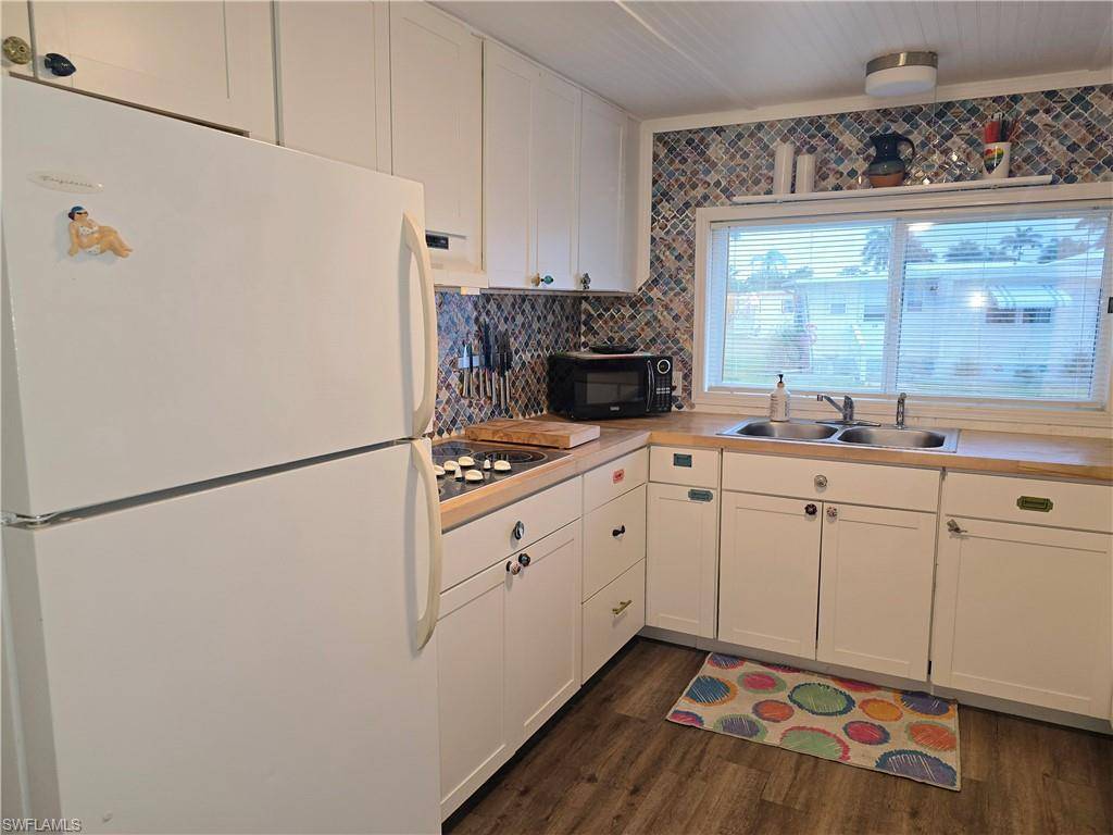 Naples, FL 34112,21 Diamond LN #D21