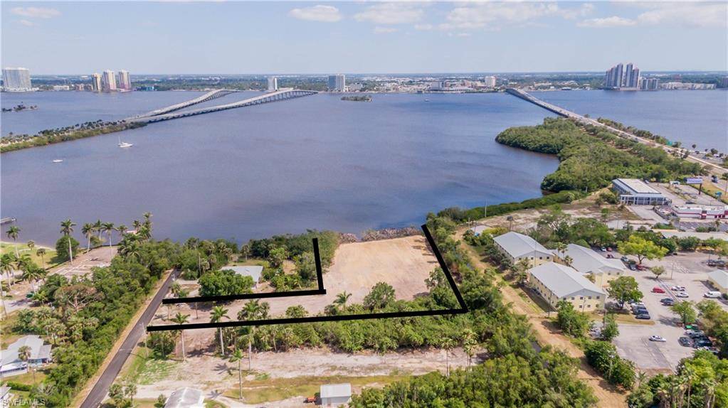 North Fort Myers, FL 33903,1059 River RD