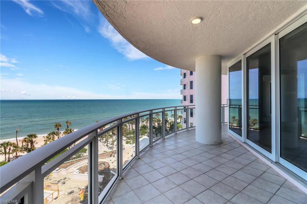 Naples, FL 34108,8231 Bay Colony DR #602