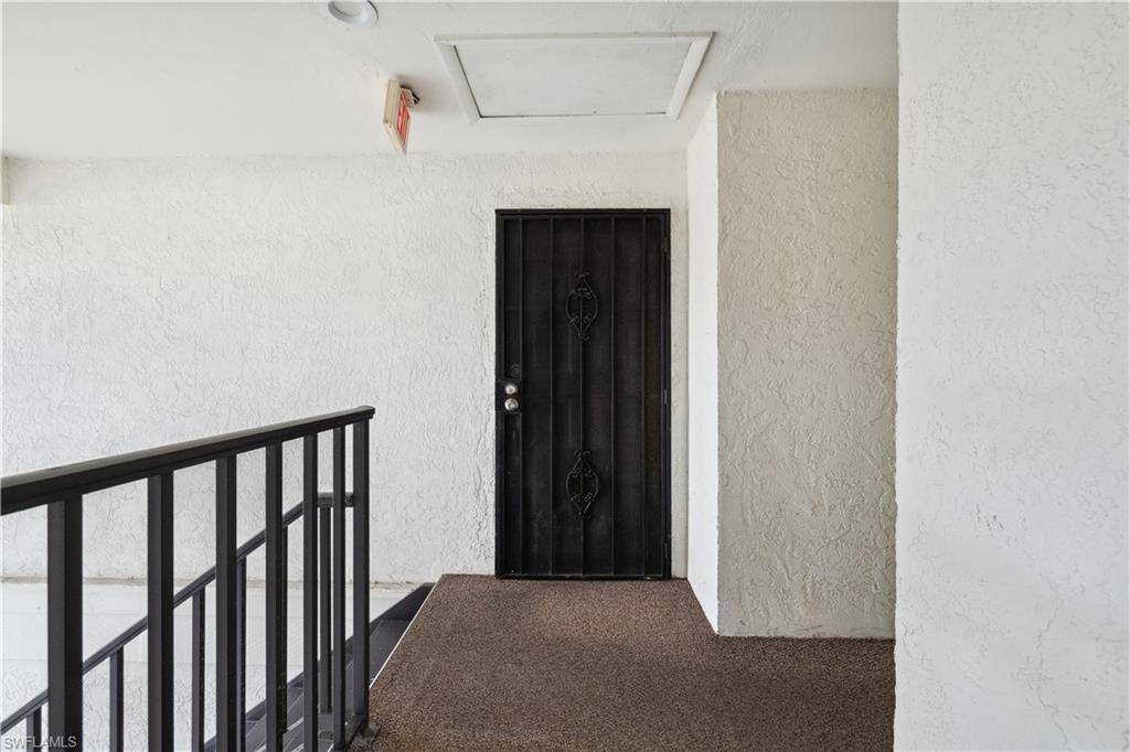 Fort Myers, FL 33919,8121 S Woods CIR #13
