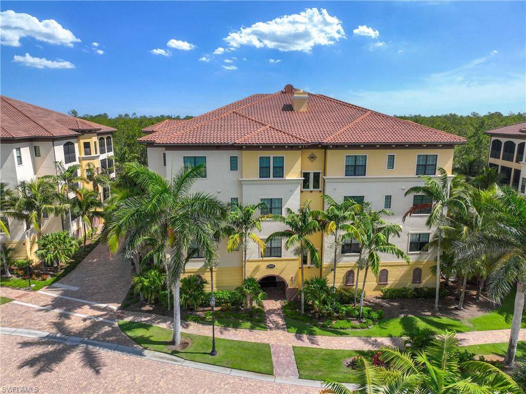 Naples, FL 34109,2745 Tiburon BLVD E #102