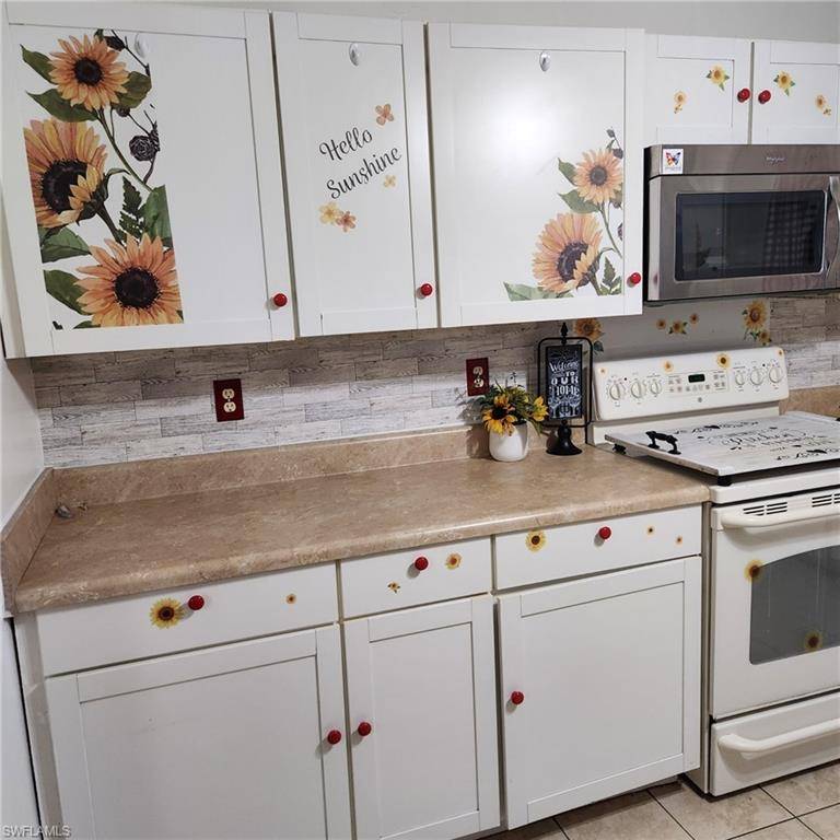 North Fort Myers, FL 33917,245 Hubbard AVE