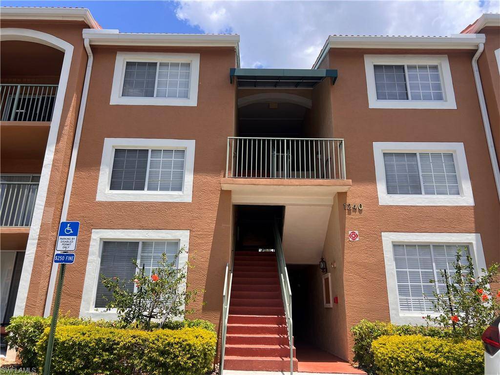 Naples, FL 34104,1240 Wildwood Lakes BLVD #203