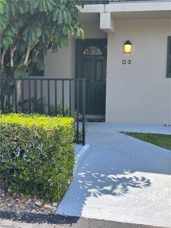Naples, FL 34113,600 Valley Stream DR #II