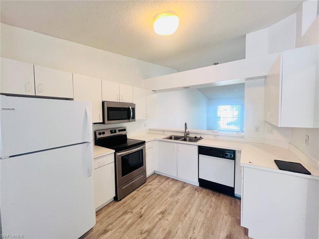 Naples, FL 34104,955 New Waterford DR #D-202