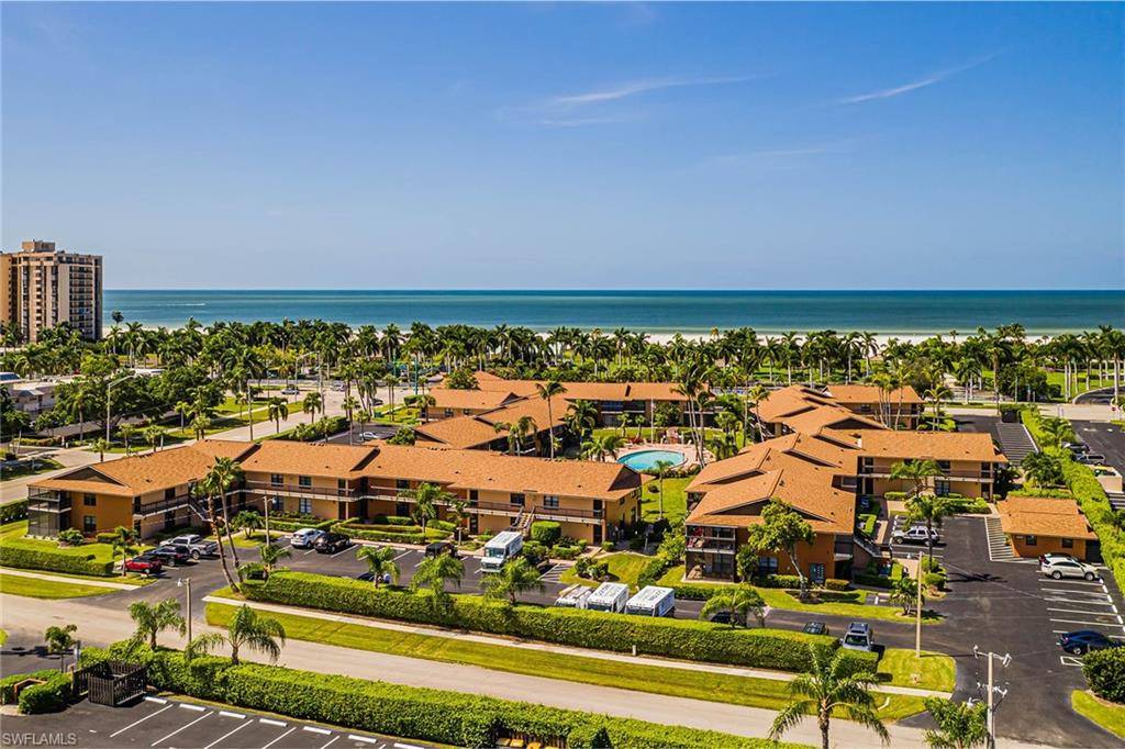 Marco Island, FL 34145,20 Greenbrier ST #3-105