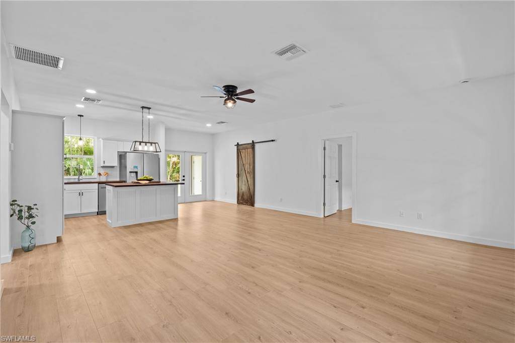Labelle, FL 33935,1031 March LN