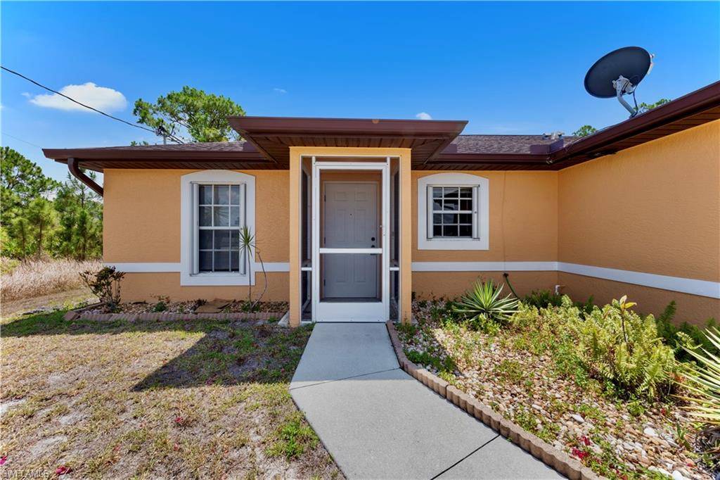 Lehigh Acres, FL 33974,869/871 Eisenhower BLVD