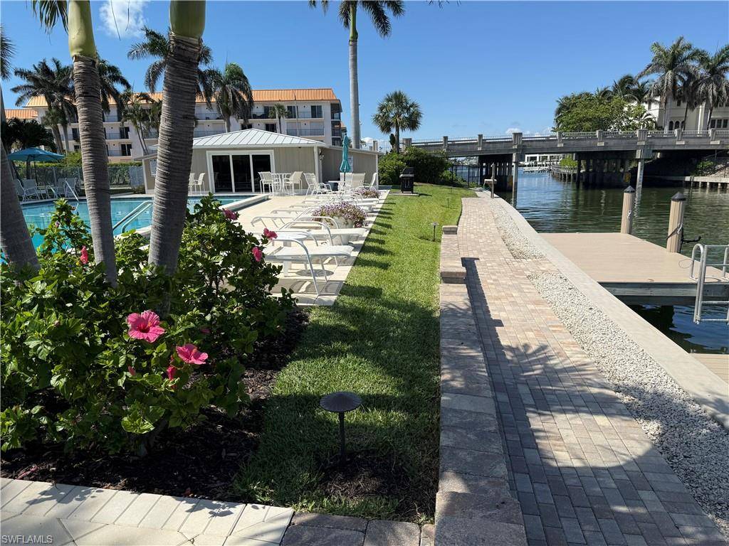 Naples, FL 34103,2880 Gulf Shore BLVD N #404
