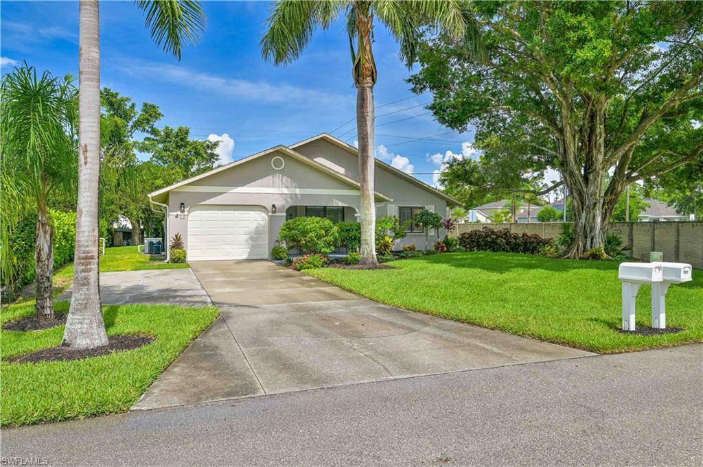 Bonita Springs, FL 34135,27006 Elaine DR