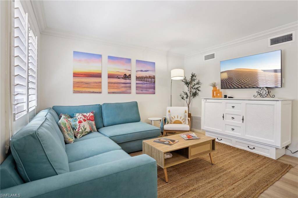 Naples, FL 34102,980 7th AVE S #104