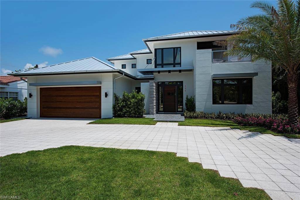 Naples, FL 34102,688 3rd ST N