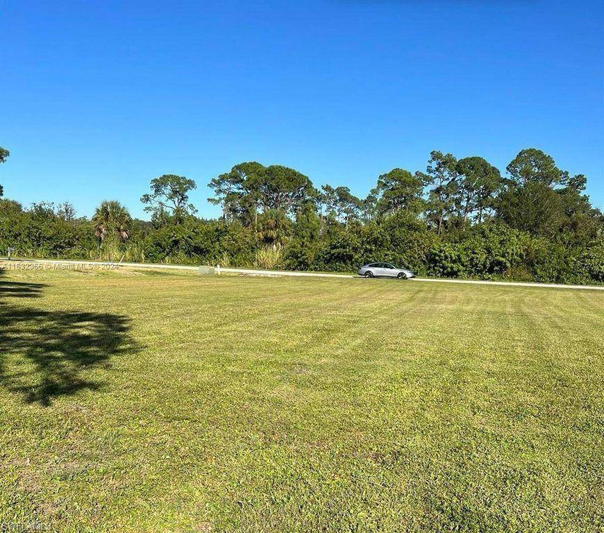 Alva, FL 33920,17060 Serengeti CIR