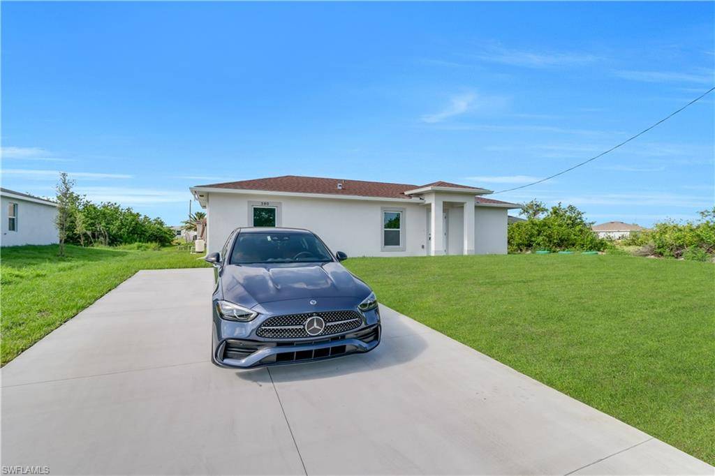 Lehigh Acres, FL 33974,380 Poplar ST