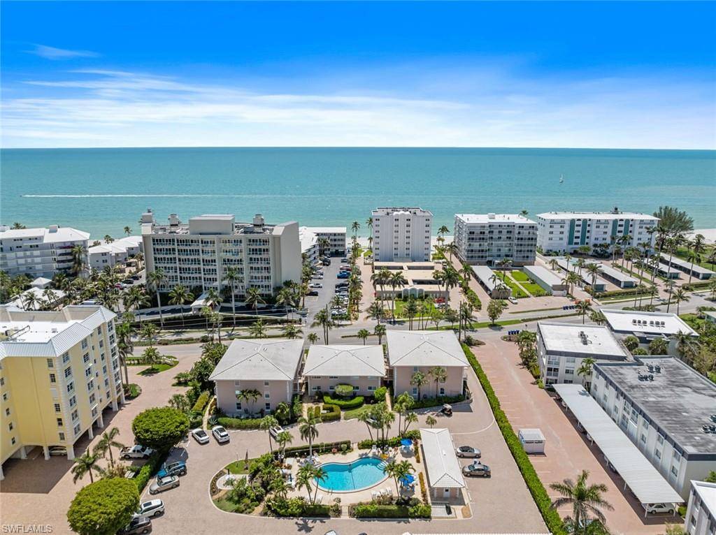 Naples, FL 34102,1910 Gulf Shore BLVD N #204