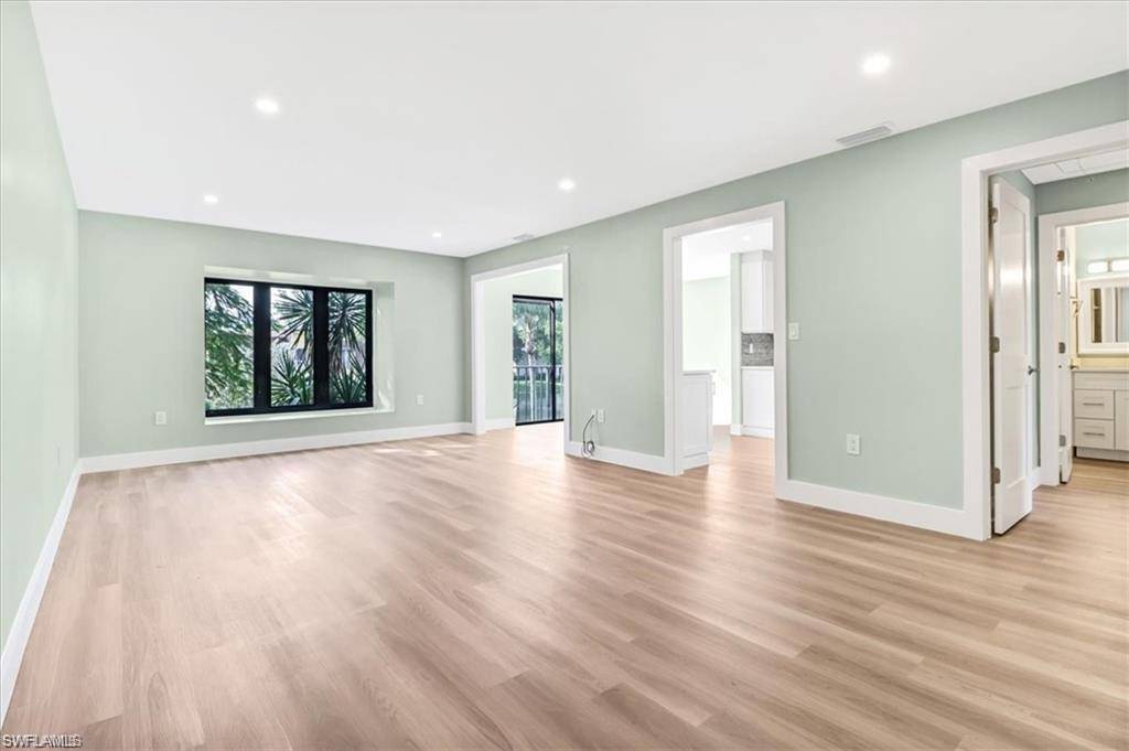 Naples, FL 34105,407 Meadowlark LN #407B