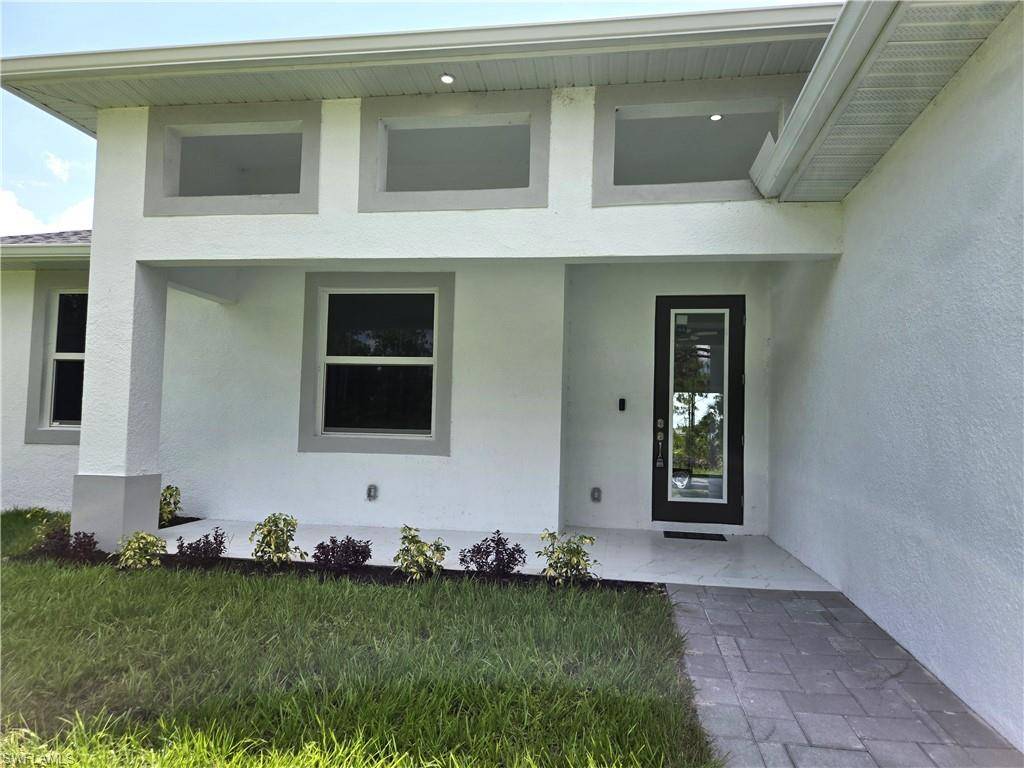 Lehigh Acres, FL 33974,222 Victoria AVE S