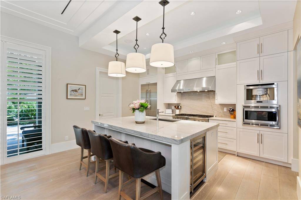 Naples, FL 34102,500 3rd AVE N