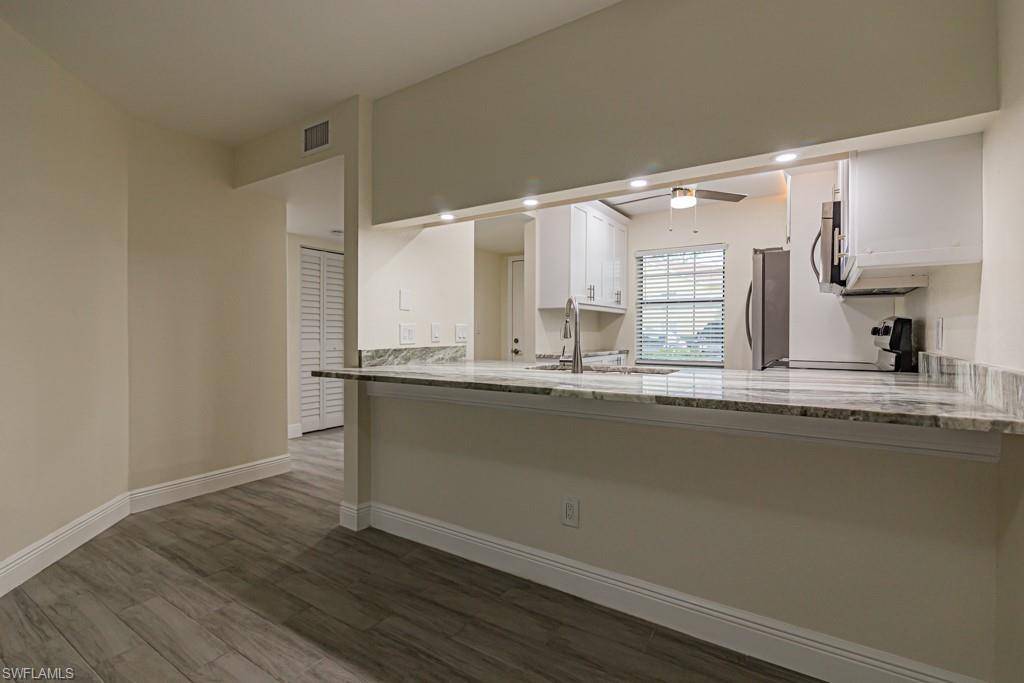 Naples, FL 34112,2566 Kings Lake BLVD #104