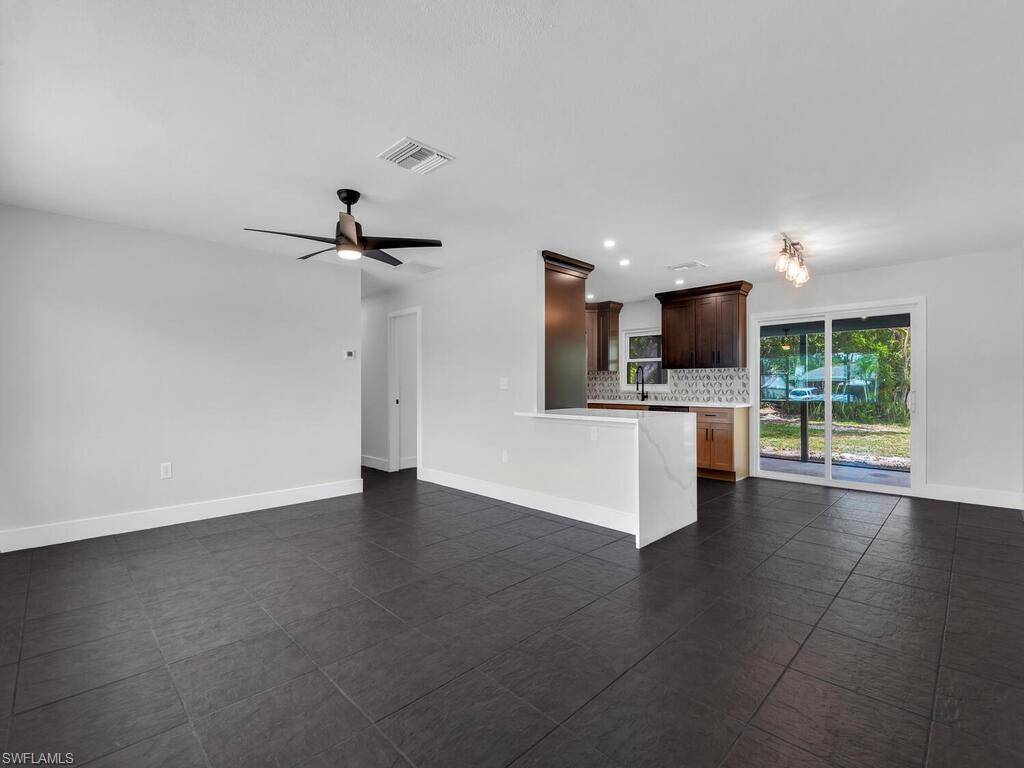 Fort Myers, FL 33907,2431 Kent AVE