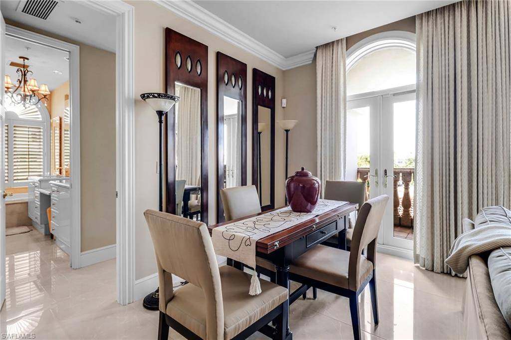 Naples, FL 34102,900 5th AVE S #302