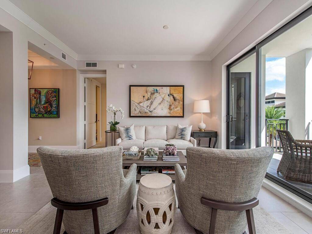 Naples, FL 34102,1030 3rd AVE S #406