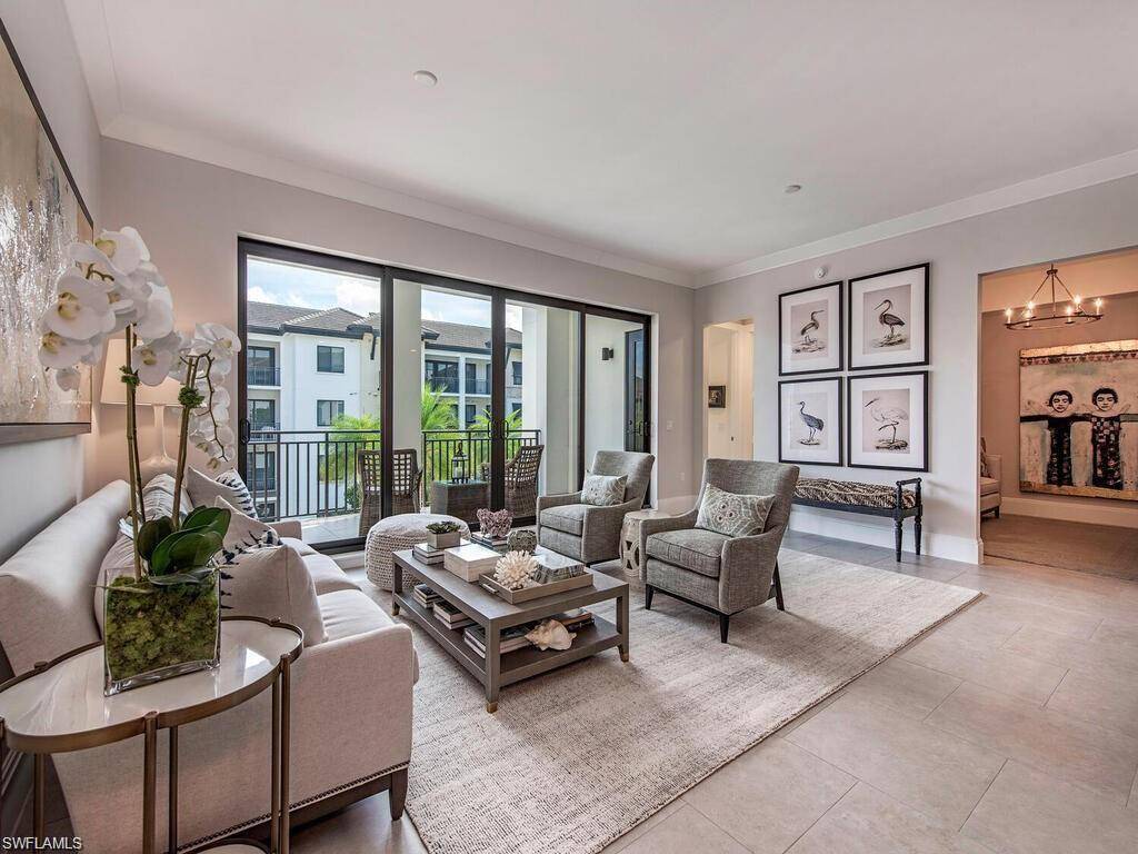 Naples, FL 34102,1030 3rd AVE S #406
