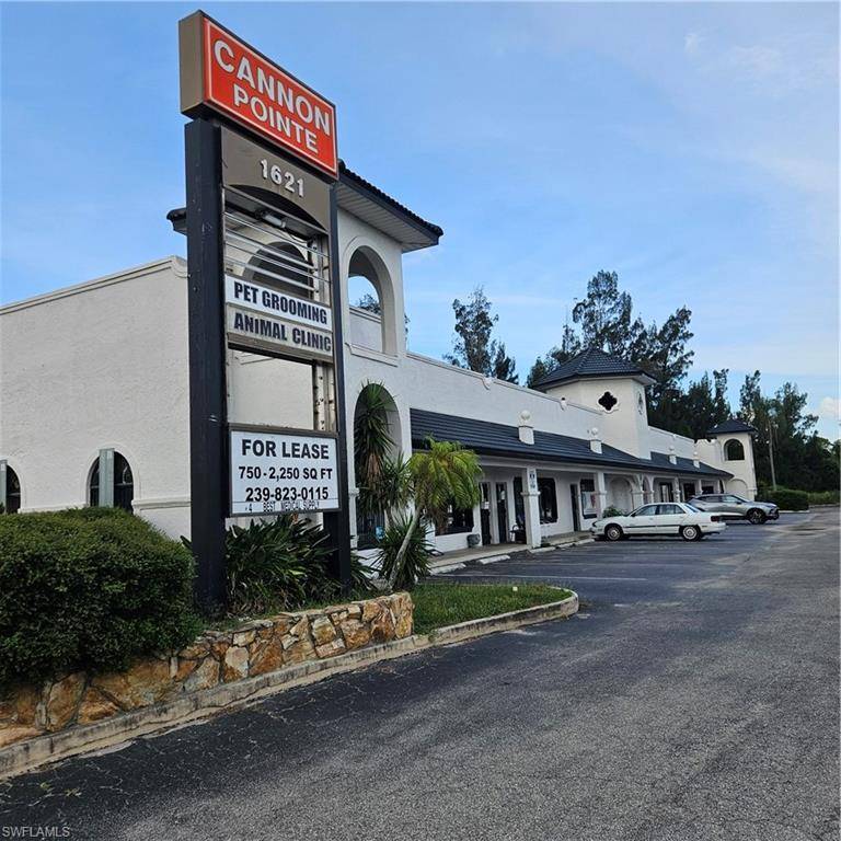 North Fort Myers, FL 33903,1621 N Tamiami TRL #6