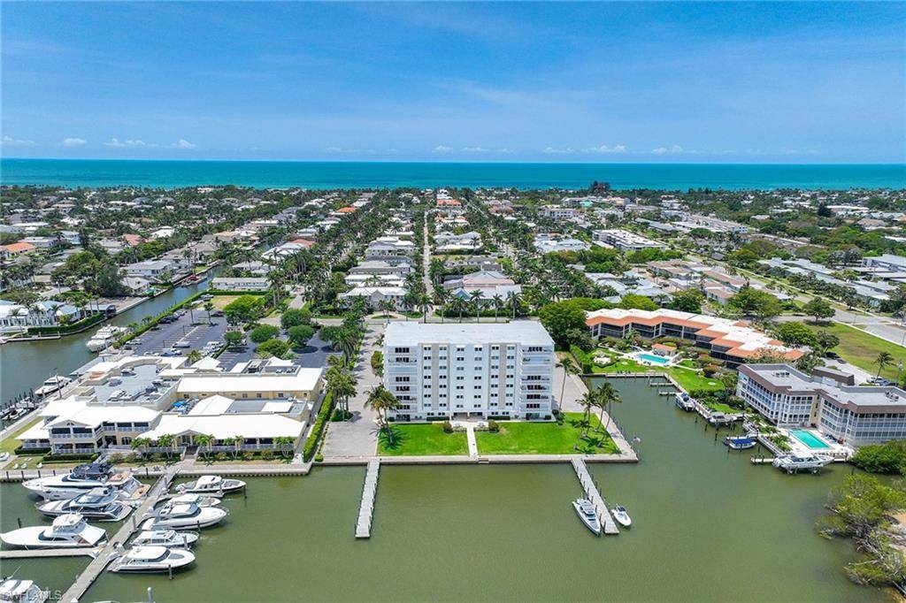 Naples, FL 34102,1325 7th ST S #2B