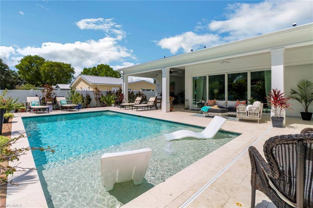 Naples, FL 34102,1262 10th ST N