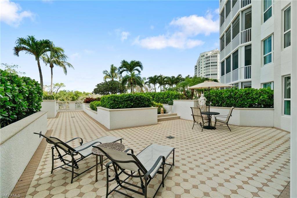 Naples, FL 34110,325 Dunes BLVD #T2