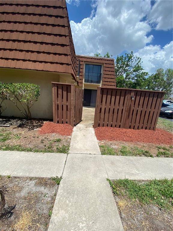 Fort Myers, FL 33919,5239 Cedarbend DR #1