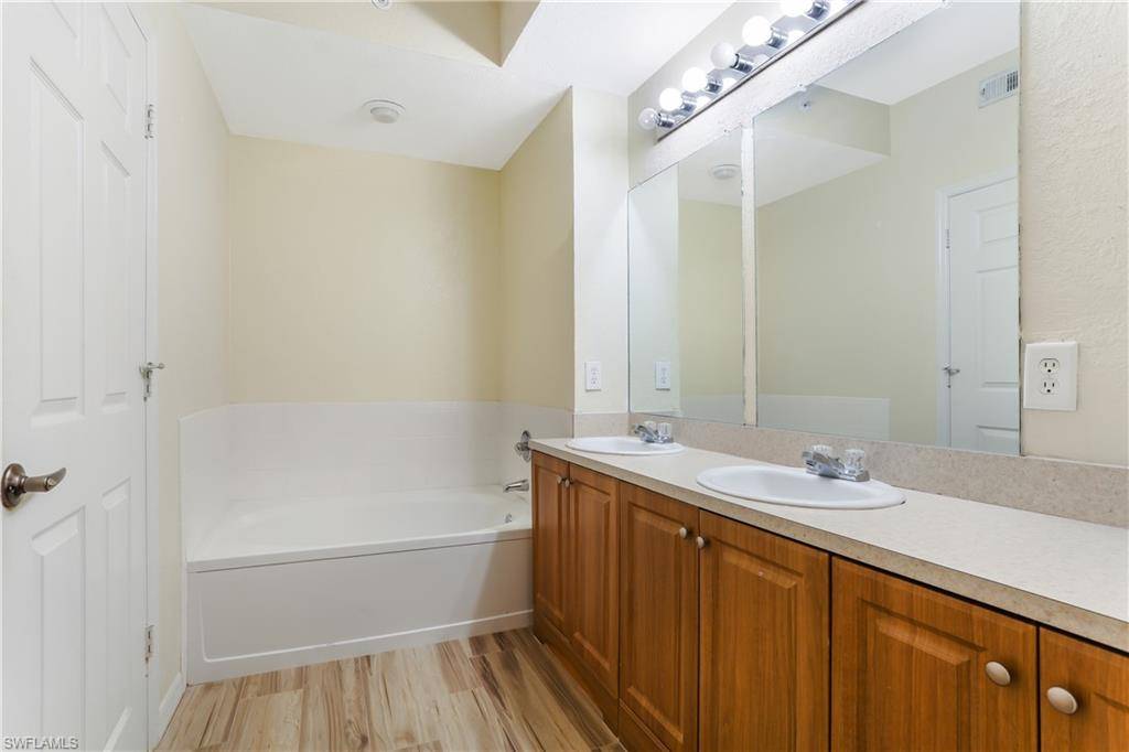 Naples, FL 34119,7905 Preserve CIR #137